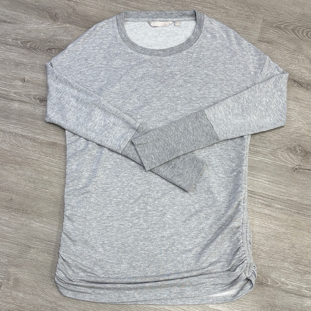 Athleta Heather Gray Long Sleeve Shirt size medium